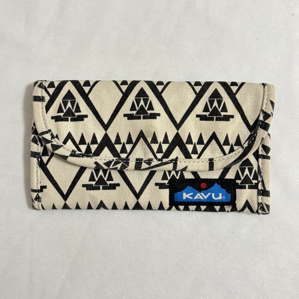 KAVU Big Spender Trifold Wallet ~ Black White Triangles